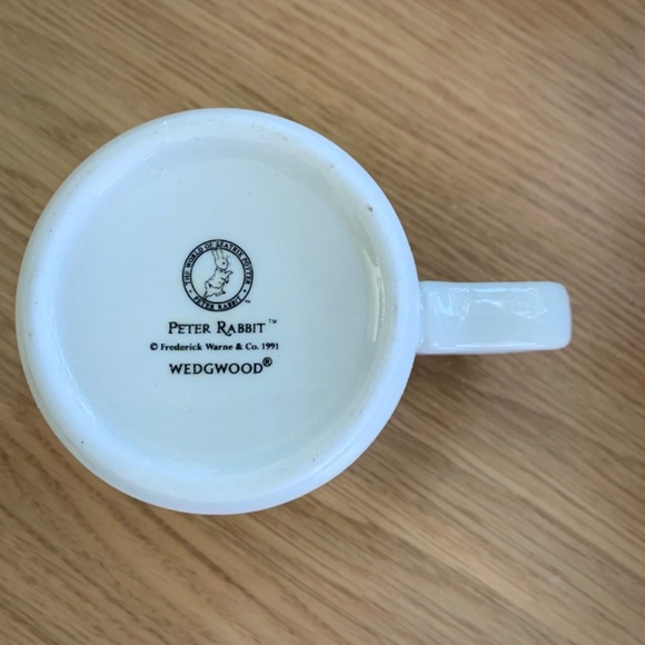 Vintage 1991 Wedgwood Peter Rabbit Mug by Frederick Warne & Co. - Picture 5 of 9